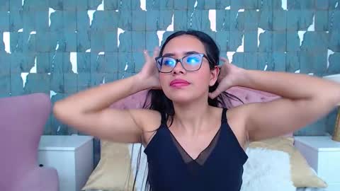 Viictoriasecret online show from 11-13-25, 09:41