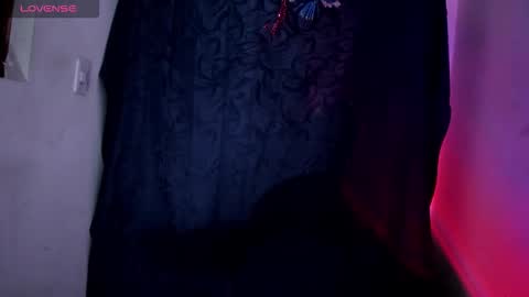 Snapshot of viioleett_cum chatting on 11-18-25, 04:44 viioleett_cum online show from 11-18-25, 04:44