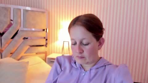 Violeta online show from 12-13-24, 01:59