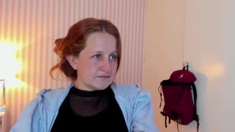 Violeta online show from 12-15-24, 01:02