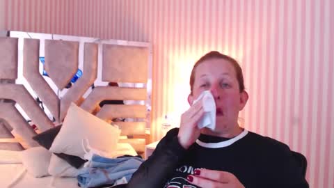 Violeta online show from 12-18-24, 02:32