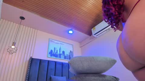 Viiolett online show from 12-19-25, 07:43