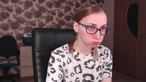 Snapshot of vikaericka chatting on 01-30-25, 09:58 Vika online show from 01-30-25, 09:58