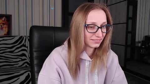 Snapshot of vikaericka chatting on 03-03-25, 06:22 Vika online show from 03-03-25, 06:22