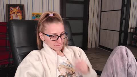 Vika online show from 11-14-25, 02:21
