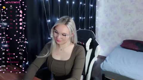 Snapshot of vikapowers chatting on 01-29-25, 06:28 vikapowers online show from 01-29-25, 06:28