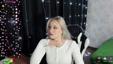 Snapshot of vikapowers chatting on 02-12-25, 10:59 vikapowers online show from 02-12-25, 10:59