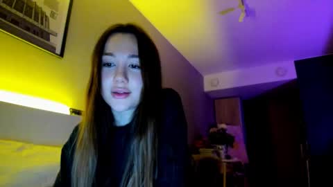 Snapshot of vikawels chatting on 10-01-25, 09:32 Vika   online show from 10-01-25, 09:32