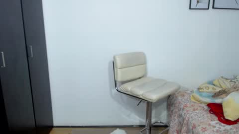Snapshot of viki_mom chatting on 12-11-24, 04:49 Viki Mom  online show from 12-11-24, 04:49