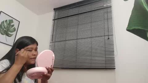 Snapshot of viki_mom chatting on 03-01-25, 02:15 Viki Mom  online show from 03-01-25, 02:15