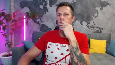 Snapshot of vikingchrisss chatting on 10-21-25, 10:49 vikingchrisss online show from 10-21-25, 10:49