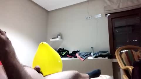 Snapshot of vikingo3333893888 chatting on 10-18-25, 04:41 Vikingo online show from 10-18-25, 04:41