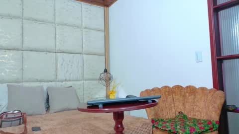 Snapshot of vikitomson chatting on 09-16-25, 12:50 vikiTomson online show from 09-16-25, 12:50