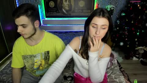 Snapshot of vikki_and_george chatting on 01-20-25, 09:22 vikki and george online show from 01-20-25, 09:22