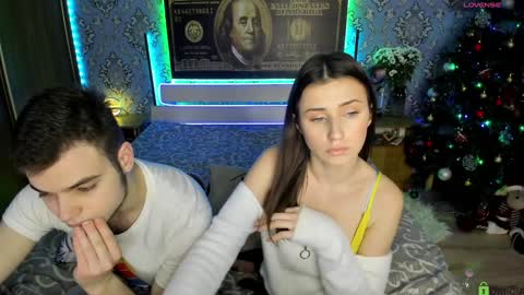 Snapshot of vikki_and_george chatting on 01-22-25, 07:13 vikki and george online show from 01-22-25, 07:13