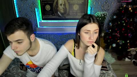 Snapshot of vikki_and_george chatting on 01-23-25, 09:39 vikki and george online show from 01-23-25, 09:39