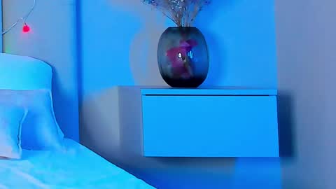 VIKKI online show from 02-16-25, 06:21