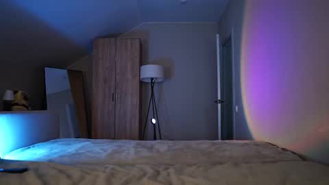 VIKKI online show from 11-19-25, 12:16