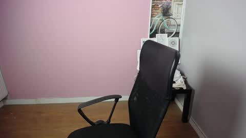 Snapshot of viktoria_lovely chatting on 12-14-24, 12:33 viktoria_lovely online show from 12-14-24, 12:33