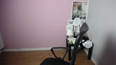 Snapshot of viktoria_lovely chatting on 12-27-24, 06:14 viktoria_lovely online show from 12-27-24, 06:14