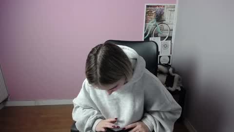 Snapshot of viktoria_lovely chatting on 01-14-25, 06:13 viktoria_lovely online show from 01-14-25, 06:13