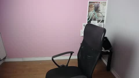 Snapshot of viktoria_lovely chatting on 02-12-25, 06:19 viktoria_lovely online show from 02-12-25, 06:19