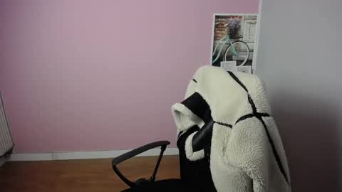 Snapshot of viktoria_lovely chatting on 03-04-25, 06:15 viktoria_lovely online show from 03-04-25, 06:15