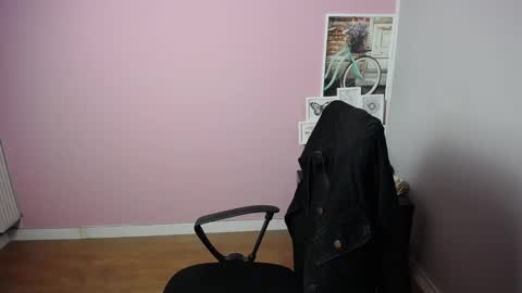 Snapshot of viktoria_lovely chatting on 03-11-25, 09:24 viktoria_lovely online show from 03-11-25, 09:24