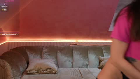 Snapshot of viktoria_storm chatting on 12-21-24, 10:30 Alisa online show from 12-21-24, 10:30