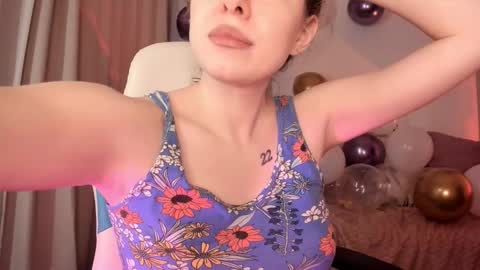 Vikky online show from 10-28-25, 05:33