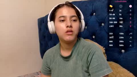 vikysexy28 online show from 02-12-26, 05:57