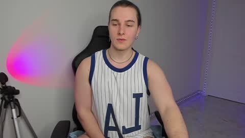 Vincent Strong online show from 02-08-25, 03:00