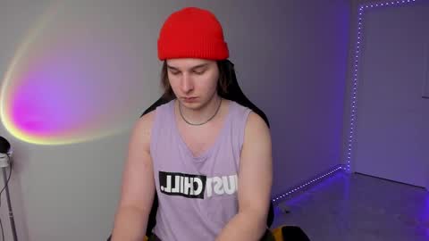 Vincent Strong online show from 03-04-25, 01:55