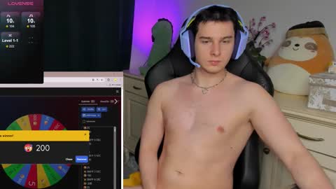 Vincent Strong online show from 12-20-25, 04:08