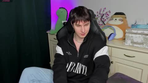 Snapshot of vincent__strong chatting on 02-08-26, 06:00 Vincent Strong online show from 02-08-26, 06:00