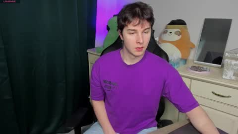 Snapshot of vincent__strong chatting on 02-15-26, 08:46 Vincent Strong online show from 02-15-26, 08:46