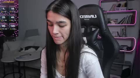 Snapshot of vinkitinkii chatting on 02-19-25, 09:39 vinkitinkii online show from 02-19-25, 09:39