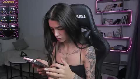 Snapshot of vinkitinkii chatting on 02-26-25, 07:09 vinkitinkii online show from 02-26-25, 07:09