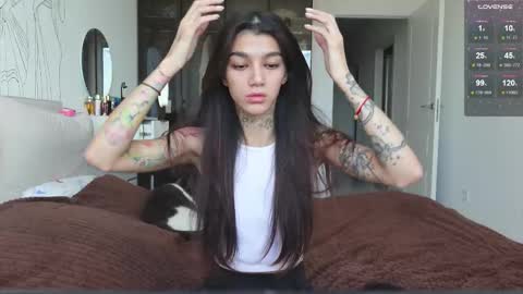 Snapshot of vinkitinkii chatting on 10-09-25, 07:06 vinkitinkii online show from 10-09-25, 07:06