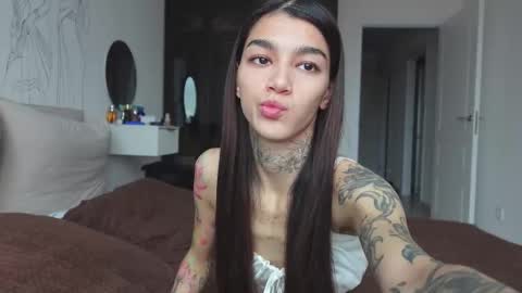 Snapshot of vinkitinkii chatting on 10-16-25, 06:58 vinkitinkii online show from 10-16-25, 06:58