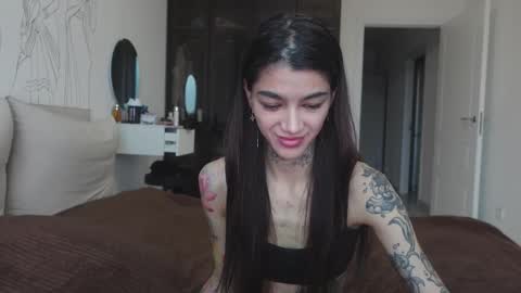 Snapshot of vinkitinkii chatting on 10-22-25, 07:08 vinkitinkii online show from 10-22-25, 07:08