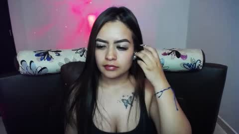 Snapshot of vio_let_ chatting on 12-15-24, 09:31 Daniela online show from 12-15-24, 09:31