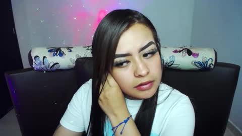Snapshot of vio_let_ chatting on 12-26-24, 09:04 Daniela online show from 12-26-24, 09:04