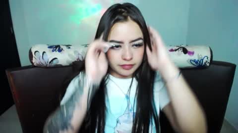 Snapshot of vio_let_ chatting on 12-28-24, 10:47 Daniela online show from 12-28-24, 10:47