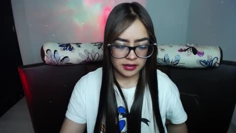 Snapshot of vio_let_ chatting on 12-31-24, 09:42 Daniela online show from 12-31-24, 09:42