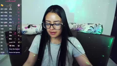 Snapshot of vio_let_ chatting on 03-03-25, 10:42 Daniela online show from 03-03-25, 10:42