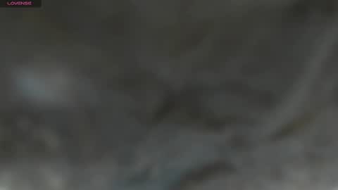 Snapshot of vio_let_ chatting on 09-25-25, 03:32 Daniela online show from 09-25-25, 03:32