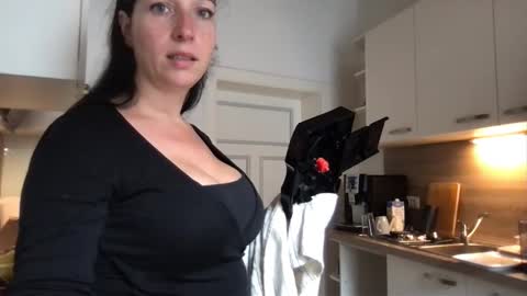 Vio online show from 09-15-25, 07:52