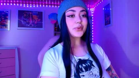 Snapshot of violeet_smile chatting on 09-18-25, 08:33 violet online show from 09-18-25, 08:33