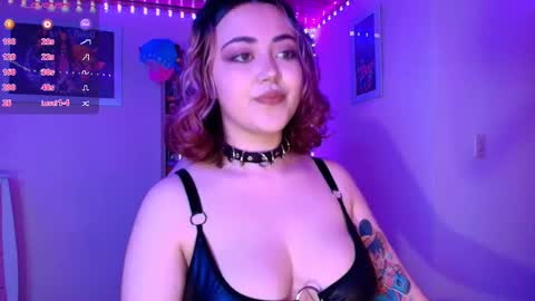 Snapshot of violeet_smile chatting on 10-06-25, 04:21 violet online show from 10-06-25, 04:21